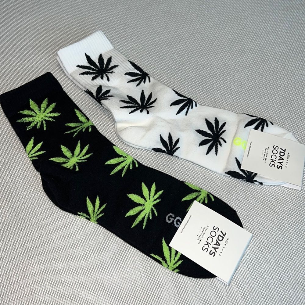 NWT 420 Cannabis Socks (2 pairs!)